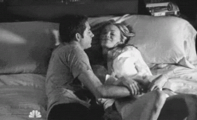 gif abbraccio da dietro