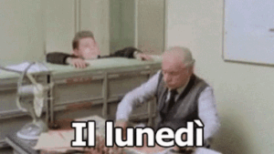gif divertenti buon lunedì Fantozzi spugnetta per francobolli